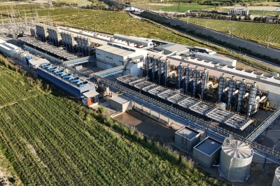 Aksa Enerji &Ouml;zbekistan'da Yenilediği Spor Salonu ile Gen&ccedil;lerin Hayatına Dokunuyor