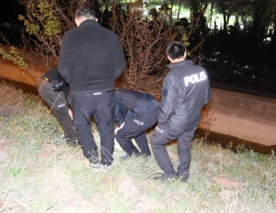 Aksaray&rsquo;da &ccedil;alılar arasında tabanca bulundu
