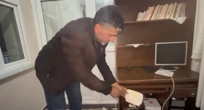 Akyaka&rsquo;da dereler taştı, ahırları su bastı
