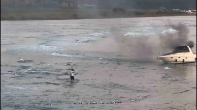 Akyaka&rsquo;da tekne yangını