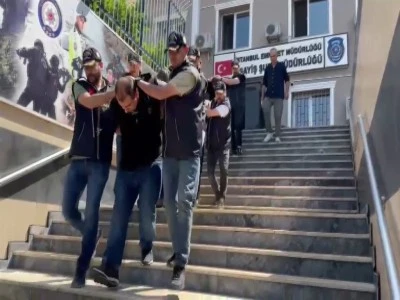 Alacaklısını pencereden atarak &ouml;ld&uuml;rd&uuml;kleri iddia edilen 4 ş&uuml;pheli yakalandı