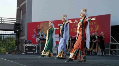 Alanya&rsquo;da 2&rsquo;ncisi d&uuml;zenlenen Uluslararası Halk Dansları ve M&uuml;zik Festivali&rsquo;ne yoğun ilgi
