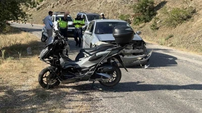 Al&ccedil;ılı koluyla kullandığı motosikletle kaza yaptı