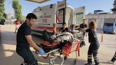 Alevlerin arasında kalarak  yaralanan 12 kişi kurtarıldı