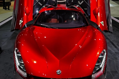 Alfa Romeo 33 Stradale ve Tonale Los Angeles Otomobil Fuarı&rsquo;nı İtalyan Cazibesiyle Renklendirdi!