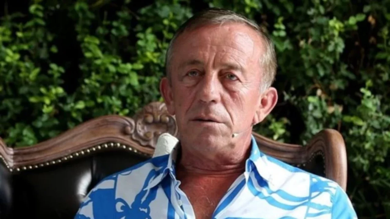 Ali Ağaoğlu'nun sevgilisine yaptığı jest dikkat &ccedil;ekti!