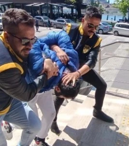 Alkoll&uuml; ara&ccedil; kullanırken yakalanınca polis memurunu yaralayan ş&uuml;pheli