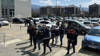 Alkoll&uuml; mekanı kurşun yağmuruna tutan şahıslar Bursa'da yakalandı