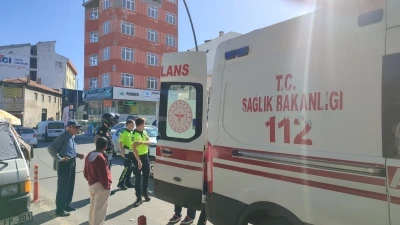 Alkoll&uuml; s&uuml;r&uuml;c&uuml;, minib&uuml;se tekme atmak isterken d&uuml;ş&uuml;p belini kırdı