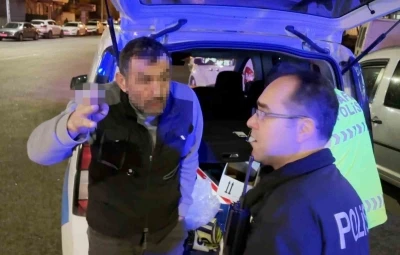 Alkoll&uuml; s&uuml;r&uuml;c&uuml;n&uuml;n ehliyeti daimi olarak iptal oldu