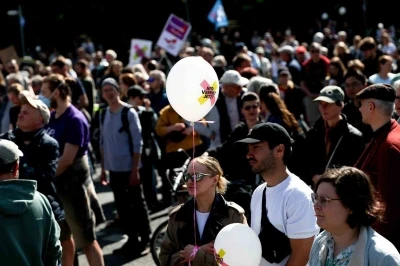 Almanya&rsquo;da 60&rsquo;tan fazla kentte aşırı sağcı AfD karşıtı g&ouml;steri
