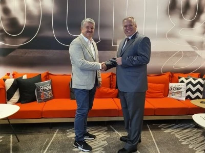 Almanya&rsquo;nın Vilsbiburg kentinde yaşayan gazeteci Tevfik Şend&ouml;l, Anadolu &Uuml;niversitesi'nden mezun oldu