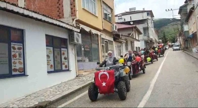Alpaslan k&ouml;y&uuml;nde kadınlardan elektrikli motorlarla "Anneler G&uuml;n&uuml;" konvoyu
