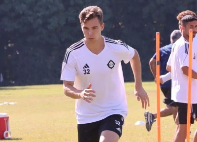 Altay'da futbolcular kazan kaldırdı