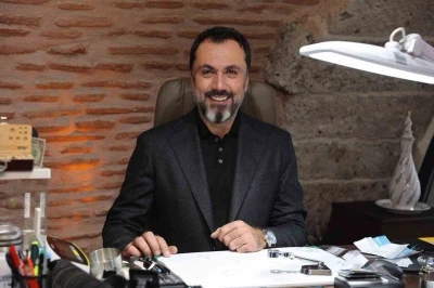 Altın 4 bin 232 dolar seviyesinde dengede: "Sessizlik &ccedil;oğu zaman yeni bir y&uuml;kseliş dalgasının habercisidir"