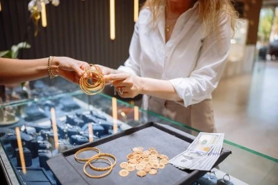 Altının y&uuml;kselişi devam ediyor