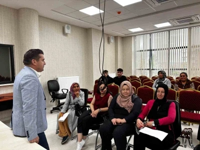 Altıntaş&rsquo;ta Ebeveyn Okulu kursları
