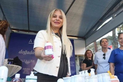 Alyalina Kozmetik, Bayındır &Ccedil;i&ccedil;ek Festivali&rsquo;nde doğal &uuml;r&uuml;nleriyle dikkat &ccedil;ekti
