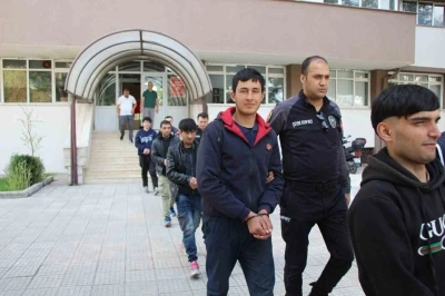 Amasya&rsquo;da 6 ka&ccedil;ak g&ouml;&ccedil;men yakalandı
