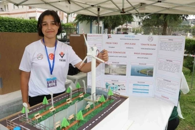 Amasyalı &ouml;ğrenciler Yeşilırmak Nehri&rsquo;nin &uuml;st&uuml;nde elektrik &uuml;retecek r&uuml;zgar t&uuml;rbini tasarladı
