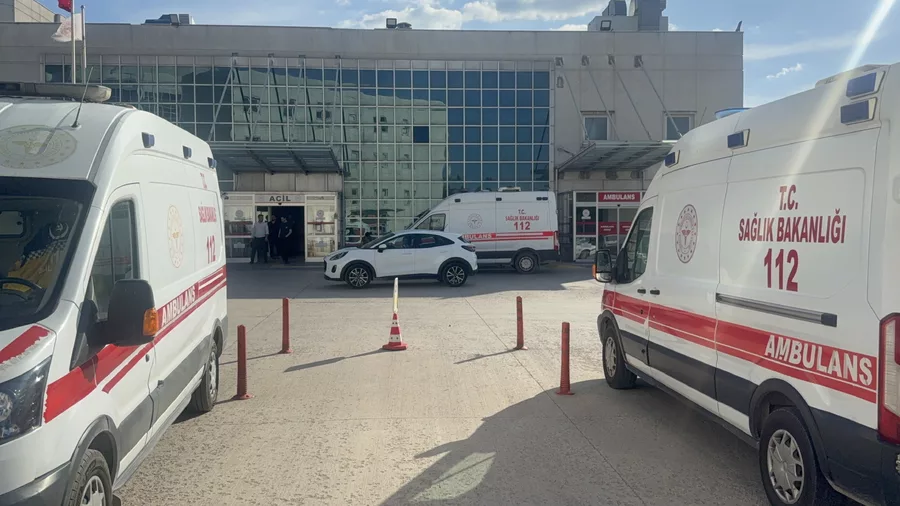 Amca &ccedil;ocukları arasında alacak-verecek &ccedil;atışması! &Ouml;l&uuml; ve yaralı var...