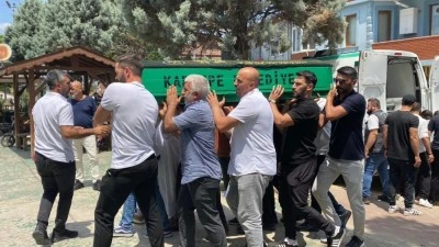  Amcaları tarafından &ouml;ld&uuml;r&uuml;len 2 kardeş defnedildi