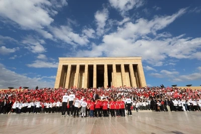 Anıtkabir&rsquo;e L&Ouml;SEV'den 100 bin kişilik ziyaret