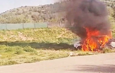 &Ccedil;ankaya'da boş arazide ara&ccedil; yangını