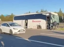 Geziden d&ouml;nen &ouml;ğrencileri taşıyan otob&uuml;s kaza yaptı: 4 yaralı