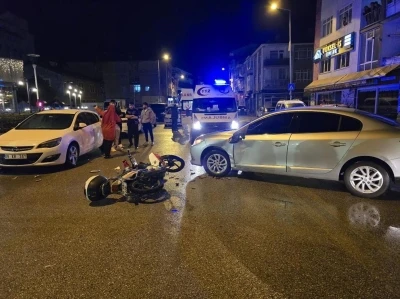 Ankara&rsquo;da motosikletle otomobil &ccedil;arpıştı: 1 yaralı
