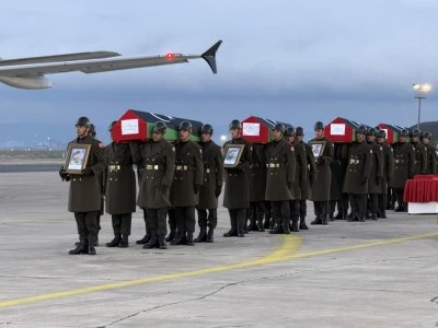 Ankara&rsquo;da u&ccedil;ak kazasında hayatını kaybeden Libyalı askerler resmi t&ouml;renle &uuml;lkelerine uğurlandı