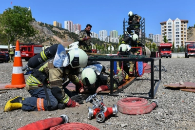 Ankara İtfaiyesi&rsquo;nin Yeni Kahramanları G&ouml;reve Hazırlanıyor