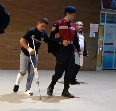 Anne ile kızının &ouml;l&uuml;m&uuml;ne neden olan s&uuml;r&uuml;c&uuml; tutuklandı