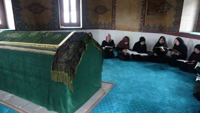 Anneler G&uuml;n&uuml; G&uuml;lbahar Hatun&rsquo;un huzurunda kutlandı
