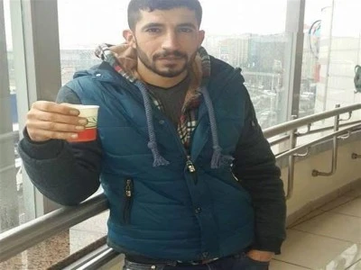Annesini bı&ccedil;akla rehin aldı, m&uuml;dahale eden jandarmaya saldırdı