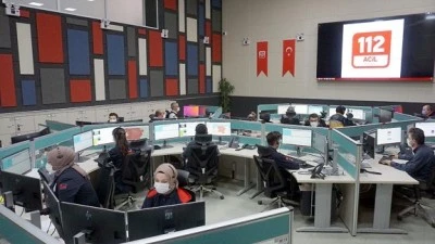 Anneyi telefonda y&ouml;nlendirdi, engelli gencin hayatını kurtardı