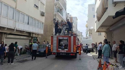 Antalya&rsquo;da 4 katlı binada yangın paniği: Mahsur kalanları itfaiye kurtardı
