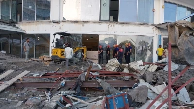 Antalya'da 5 yıldızlı otel inşaatında teras &ccedil;&ouml;kt&uuml;