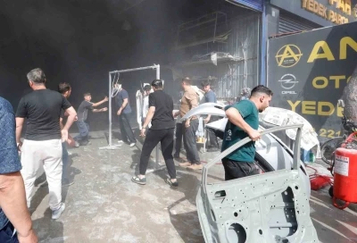 Antalya&rsquo;da boya at&ouml;lyesinde &ccedil;ıkan yangında 12 kişi dumandan etkilendi
