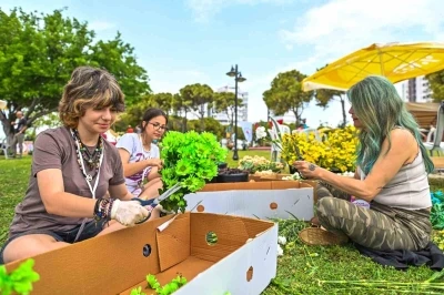 Antalya&rsquo;da &lsquo;&Ccedil;i&ccedil;ek Desenleri G&uuml;nleri&rsquo; başladı
