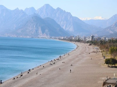 Antalya&rsquo;da deniz suyu sıcaklığı, hava sıcaklığını geride bıraktı