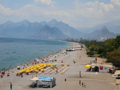 Antalya'da hissedilen sıcaklık 47 dereceye ulaştı