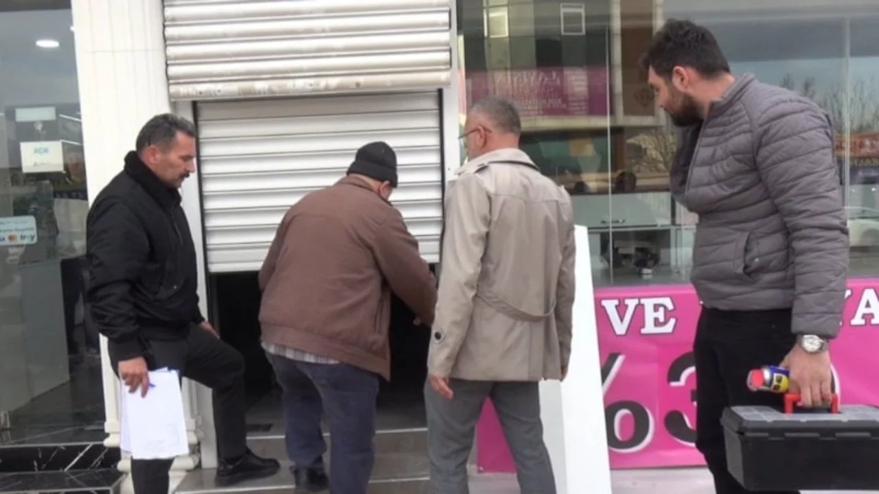 Antalya'da kuyumcu vurgunu...
