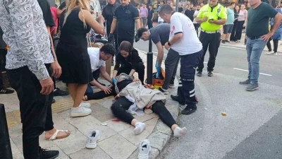 Antalya&rsquo;da ters y&ouml;nden &ccedil;ıkan otel servisi ile motosiklet &ccedil;arpıştı: 1 &ouml;l&uuml;
