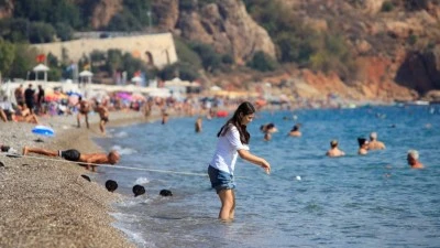 Antalya'da yazdan kalma g&uuml;nler devam ediyor