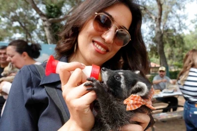 Antalya Doğal Yaşam Parkı&rsquo;nda annesiz misafirlere Anneler G&uuml;n&uuml; kutlaması
