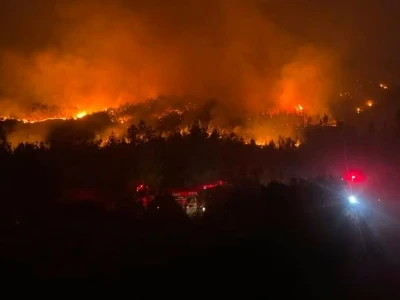 Antalya Serik'te orman yangını: 1 iş&ccedil;i dumandan etkilendi