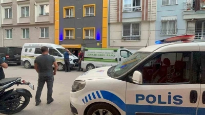 Apartman merdivenlerinde bir kişi &ouml;l&uuml; bulundu