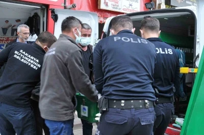 Apartmandan gelen k&ouml;t&uuml; koku cesedi ortaya &ccedil;ıkardı
