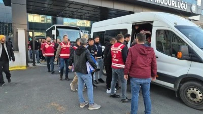 Aralarında Bursa'nın da olduğu ara&ccedil; satışı ilanıyla b&uuml;y&uuml;k vurgun 